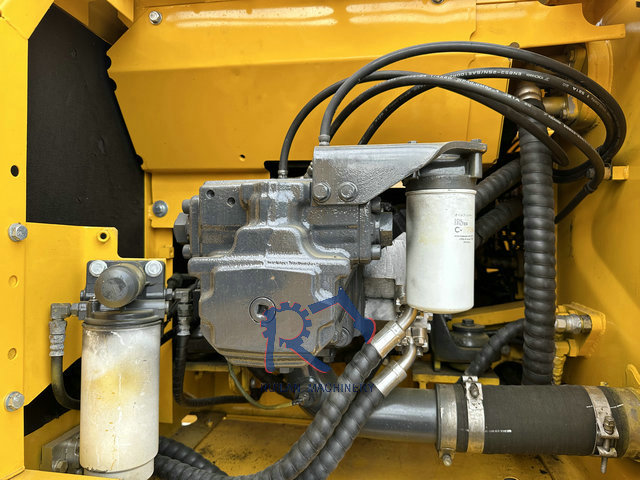 PC200-8