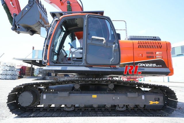 DX225 