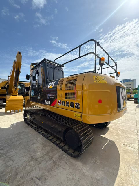 20 Ton Used Crawler Construction Excavator CAT320D with Factory Price